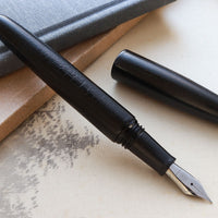 廣田漆 純ひび塗・呂色 Fountain Pen - Wancher ワンチャー