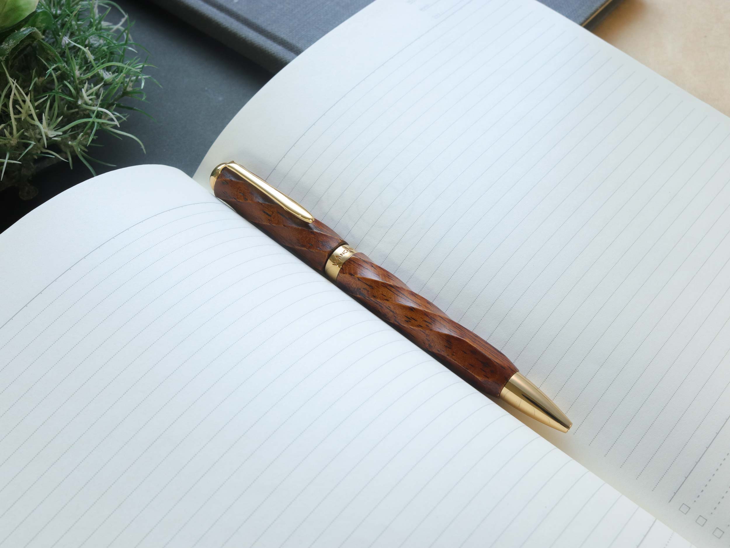 仁風ボールペン・透漆 Ballpoint Pen | ワンチャーペン Wancher