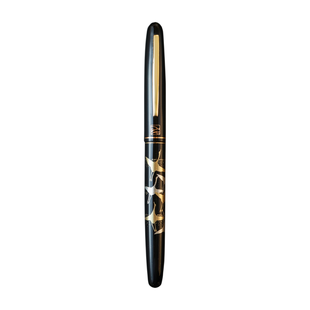 呉竹近代蒔絵 万年筆 - 鶴寿 | Wancher x Kuretake | ワンチャー公式 呉竹近代蒔絵 万年筆 - 鶴寿 | Wancher x Kuretake | ワンチャー公式