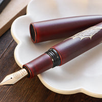 季映万年筆・赤溜塗・ひいらぎ Fountain Pen - Wancher ワンチャー