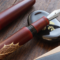 季映万年筆・赤溜塗・ひいらぎ Fountain Pen - Wancher ワンチャー