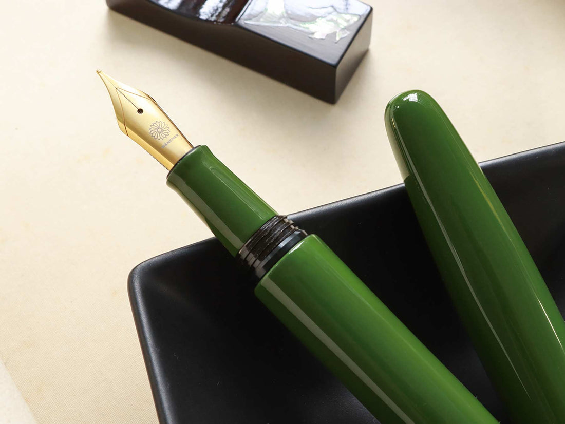誠漆・鶯色