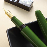 誠漆・鶯色