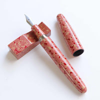 津軽漆ペン枕・紅梅色