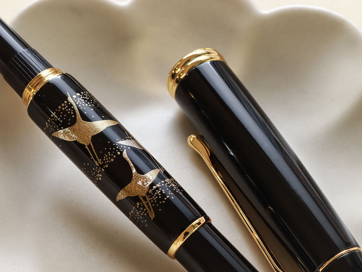 呉竹 夢銀河近代蒔絵 - 鶴寿 Fountain Pen | ワンチャーペン Wancher