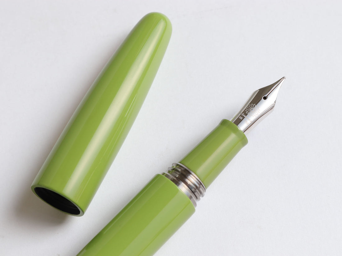 京都漆　かさね色・ 卯の花（うのはな） Fountain Pen - Wancher ワンチャー