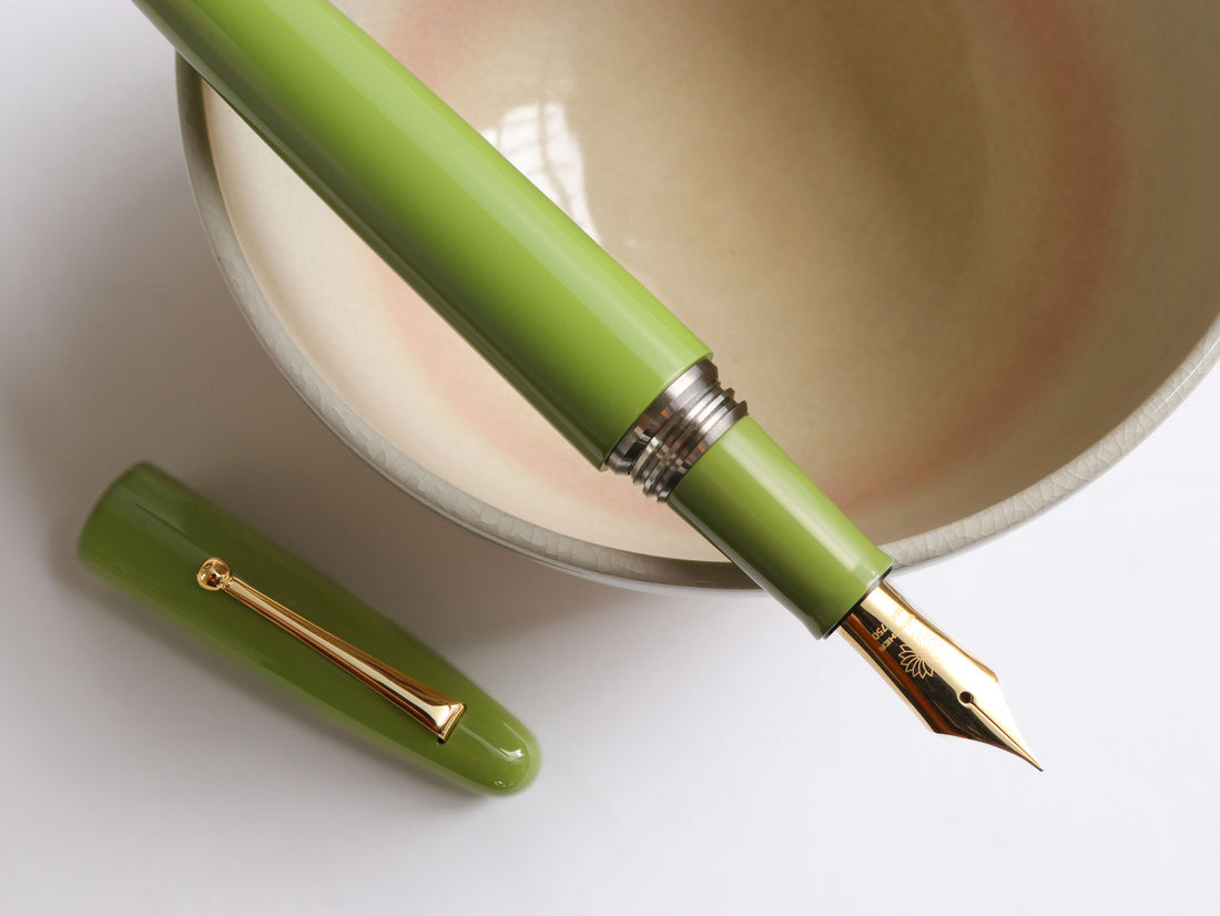 京都漆　かさね色・ 卯の花（うのはな） Fountain Pen - Wancher ワンチャー