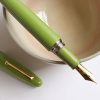 京都漆　かさね色・ 卯の花（うのはな） Fountain Pen - Wancher ワンチャー