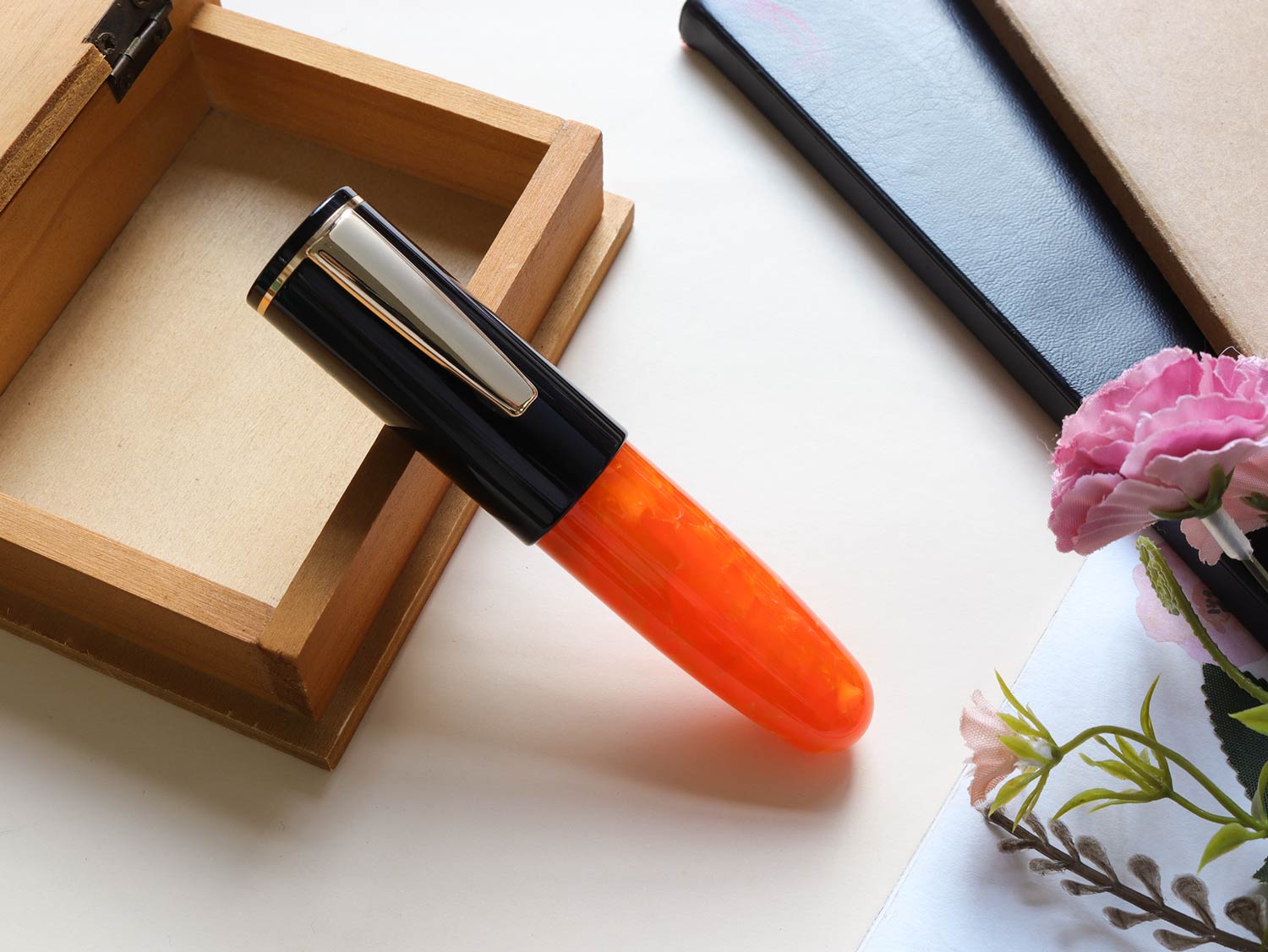 PoChaCo・ブラックチョコオレンジ Fountain Pen - Wancher ワンチャー