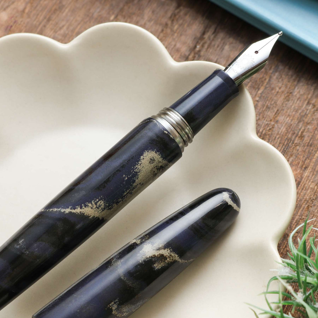 誠エボナイト・マーブルパープルグレー Fountain Pen | ワン