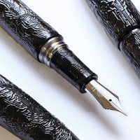 八雲塗 ちぢみ ・ 黒 Fountain Pen - Wancher ワンチャー