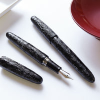 八雲塗 ちぢみ ・ 黒 Fountain Pen - Wancher ワンチャー