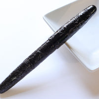八雲塗 ちぢみ ・ 黒 Fountain Pen - Wancher ワンチャー