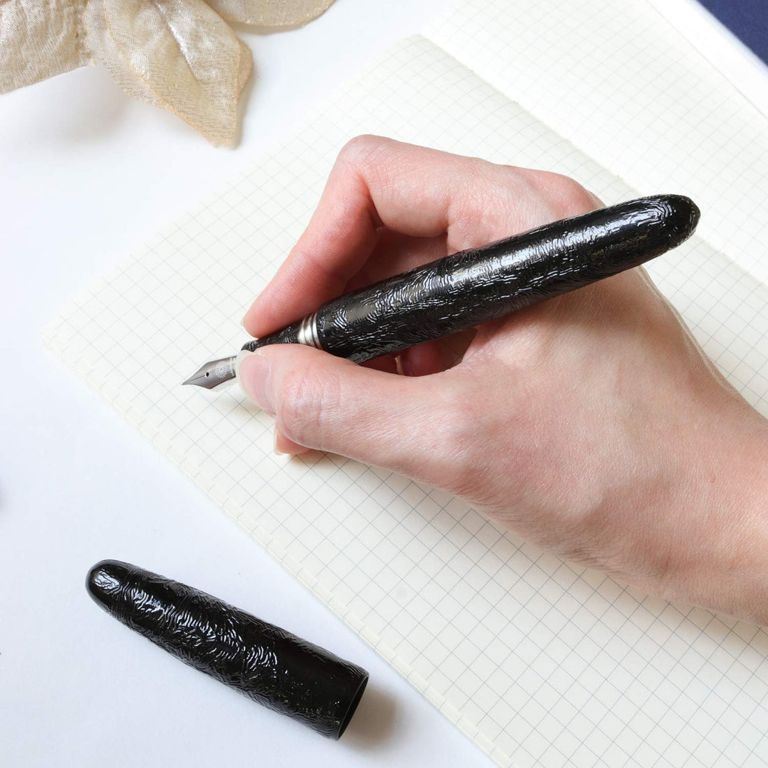 八雲塗 ちぢみ ・ 黒 Fountain Pen - Wancher ワンチャー