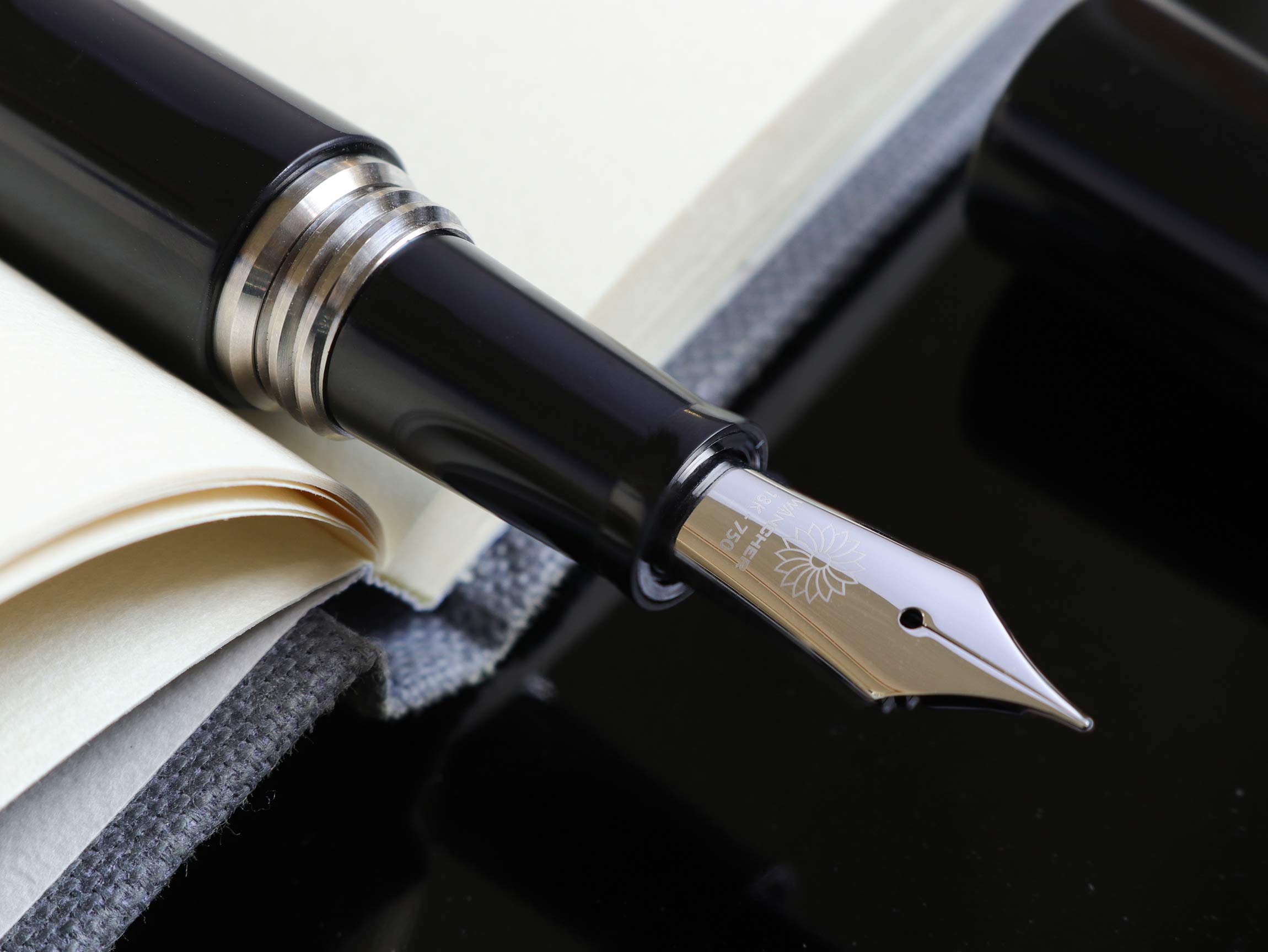 元箱付き　極美　ムラノ　ペーパーウェイト ミルフィオリ MURANO 超絶技巧 FUTAGAMI 真鍮製ペーパーウェイト三角 | ホシイモノガ＝アリス・ギル