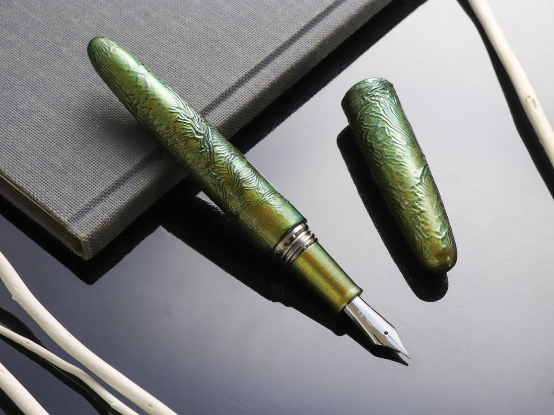 八雲塗 ちぢみ ・ あおだいしょう Fountain Pen - Wancher ワンチャー