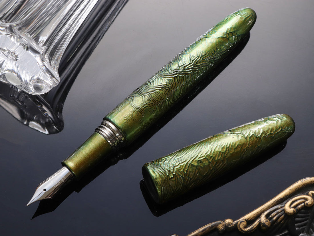 八雲塗 ちぢみ ・ あおだいしょう Fountain Pen - Wancher ワンチャー