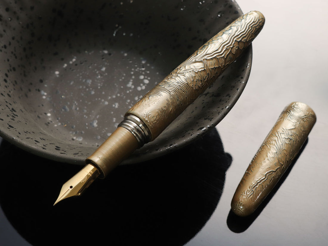 八雲塗 ちぢみ ・ しろへび Fountain Pen - Wancher ワンチャー