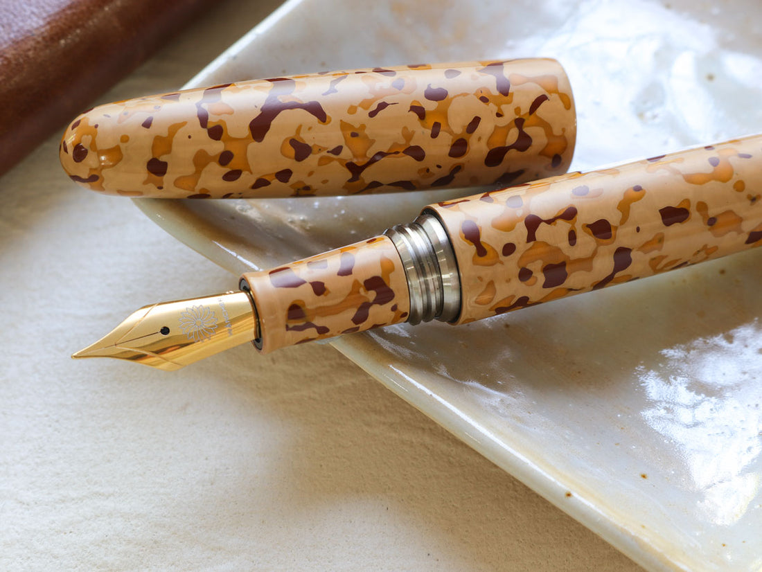 ドリームペン・津軽漆・杏子 Fountain Pen - Wancher ワンチャー