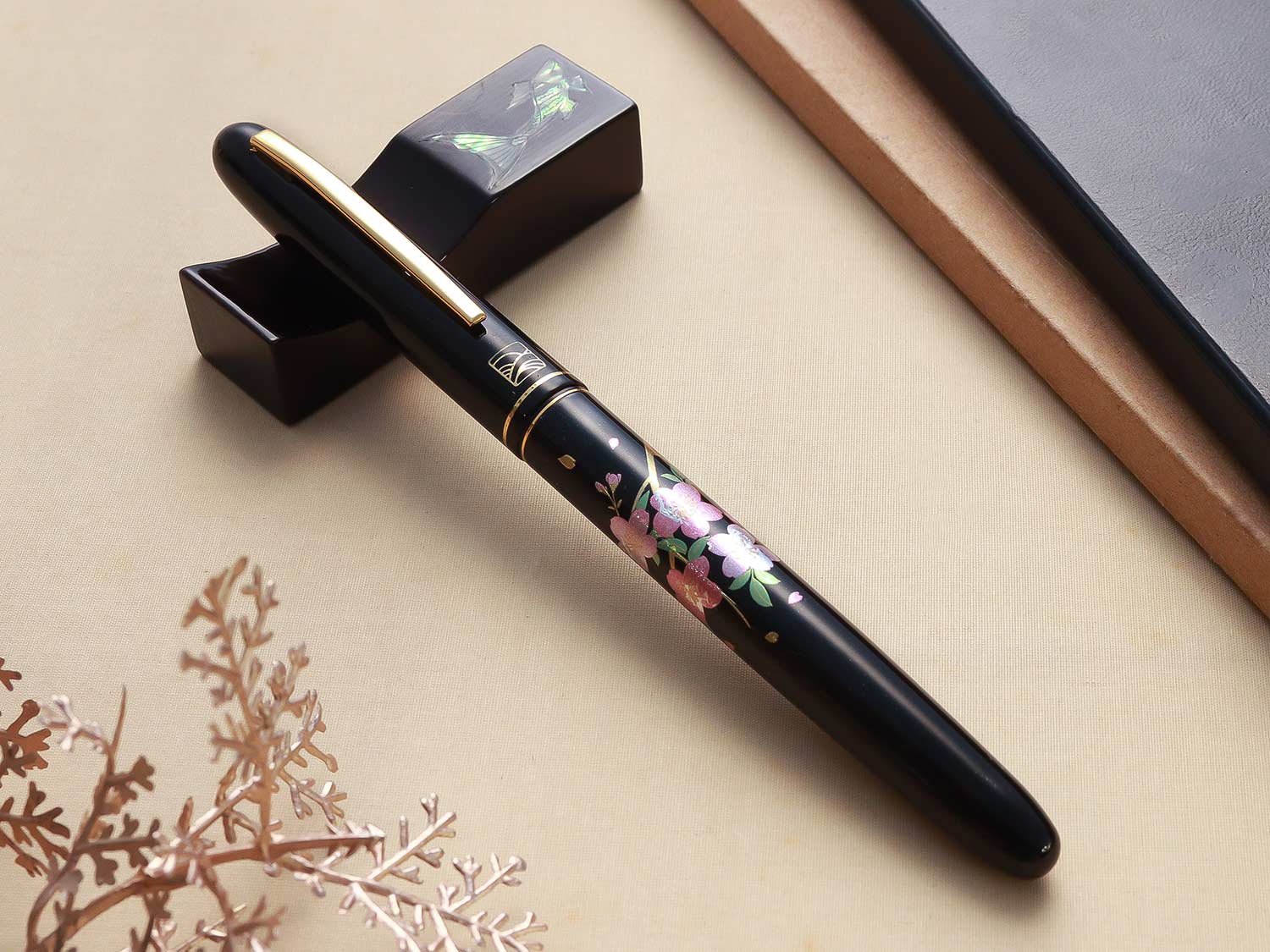 呉竹近代蒔絵万年筆 - 桜唄 Fountain Pen - Wancher ワンチャー