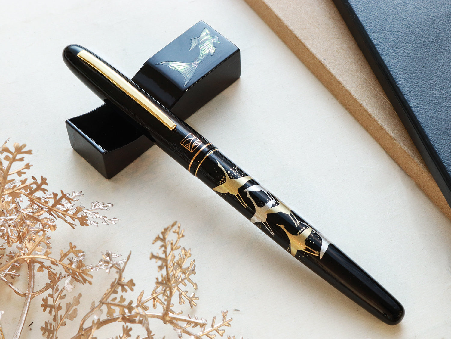 呉竹近代蒔絵万年筆 - 鶴寿 Fountain Pen - Wancher ワンチャー