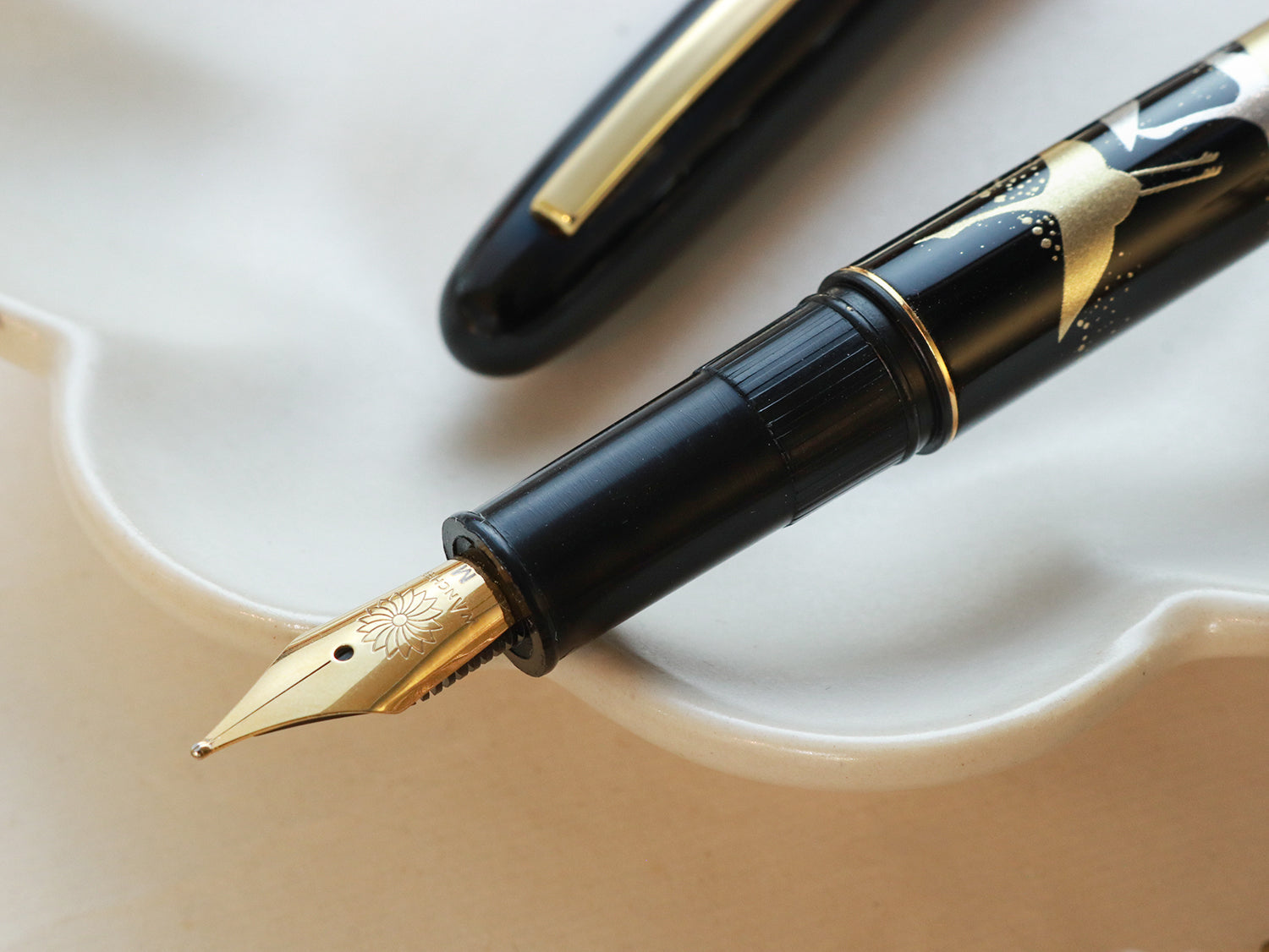 呉竹近代蒔絵万年筆 - 鶴寿 Fountain Pen - Wancher ワンチャー